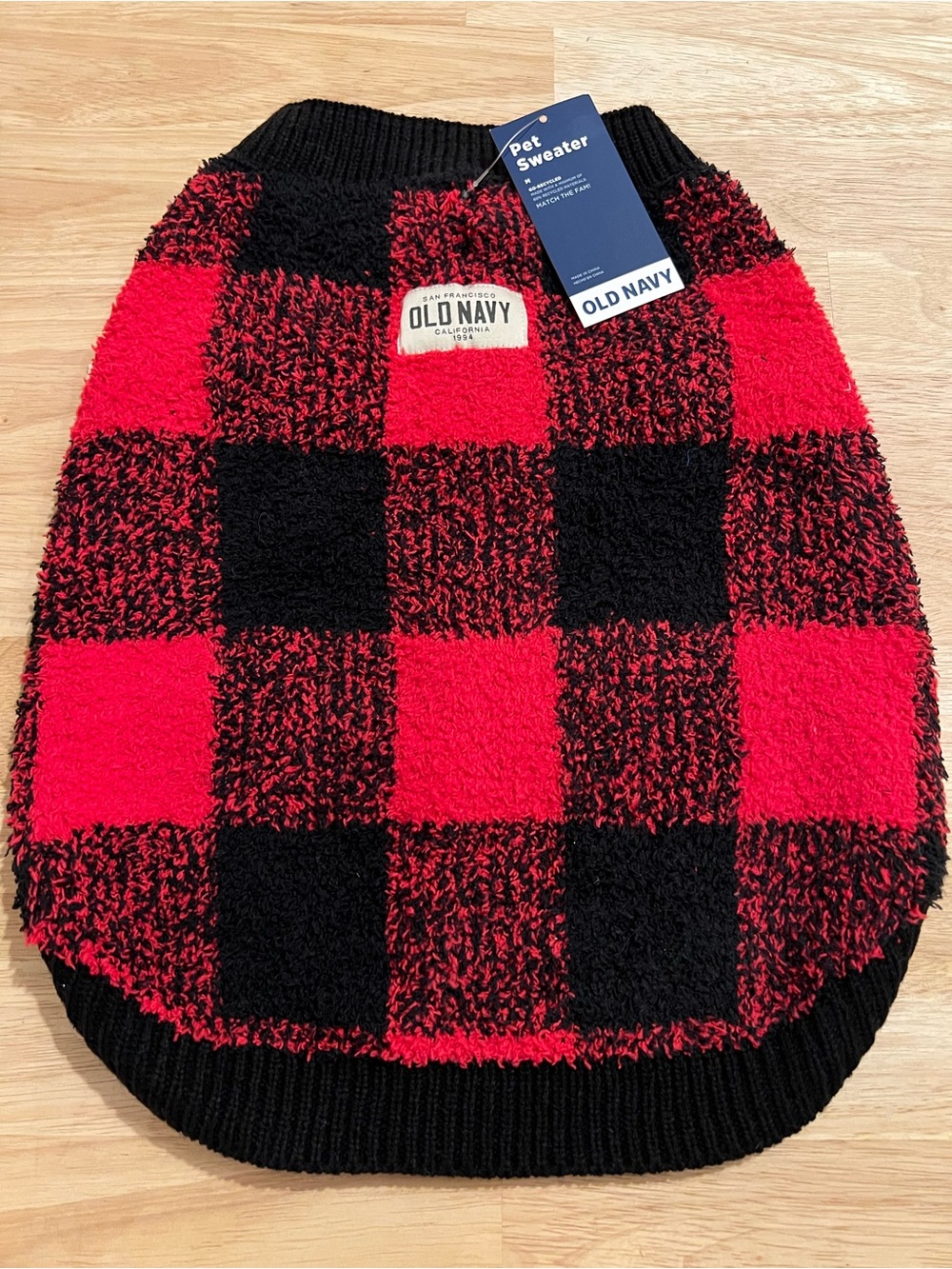 Old Navy Red and Black Buffalo Plaid Pet Sweater. Size M. NWT